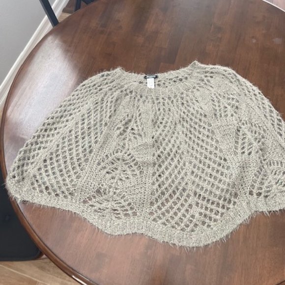 Shrug Poncho Crochet - Grey - Picture 8 of 14
